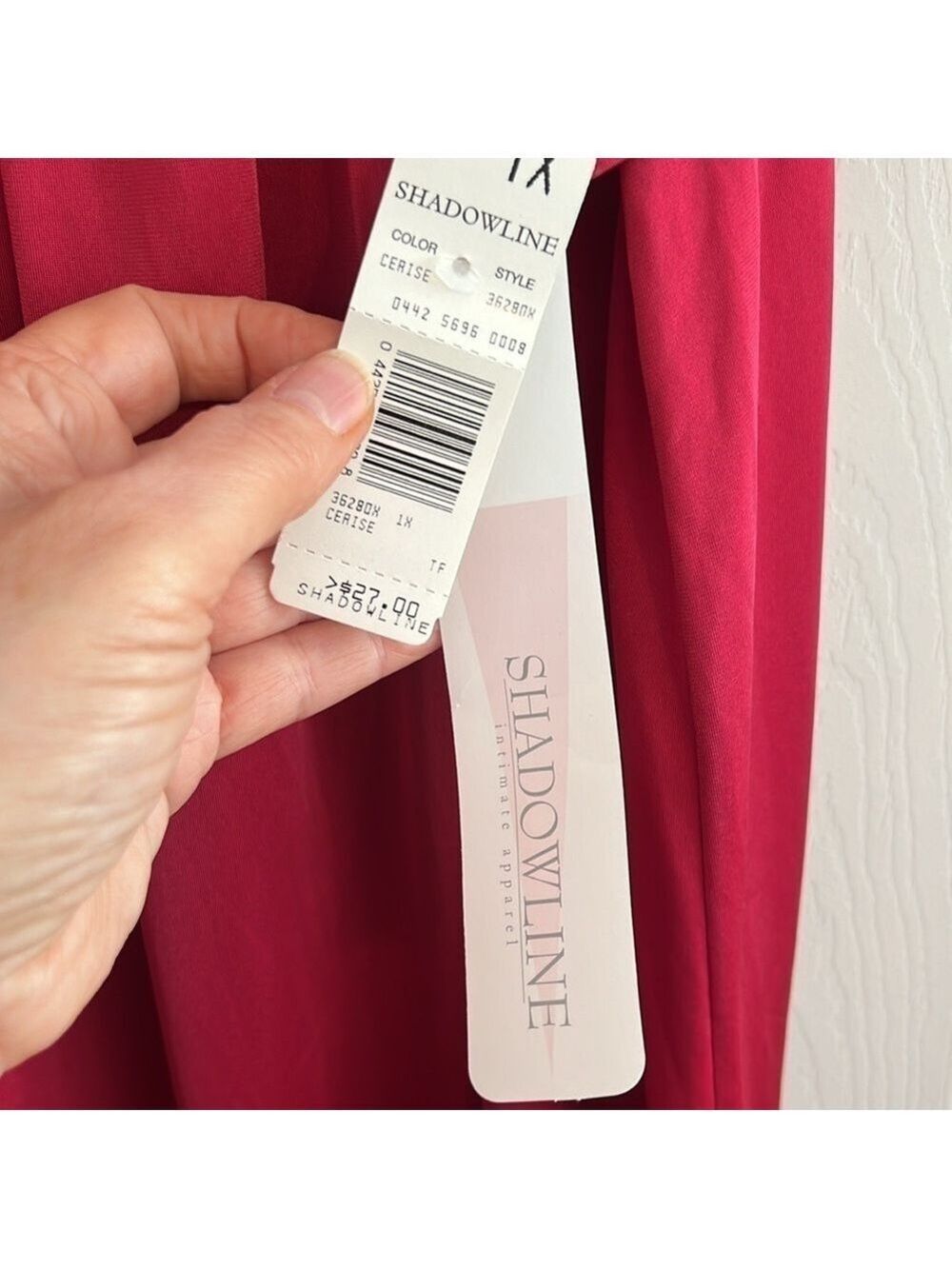 Shadowline nightgown. Cerise (reddish pink) embroidered neckline. Size 1 X - Picture 5 of 7